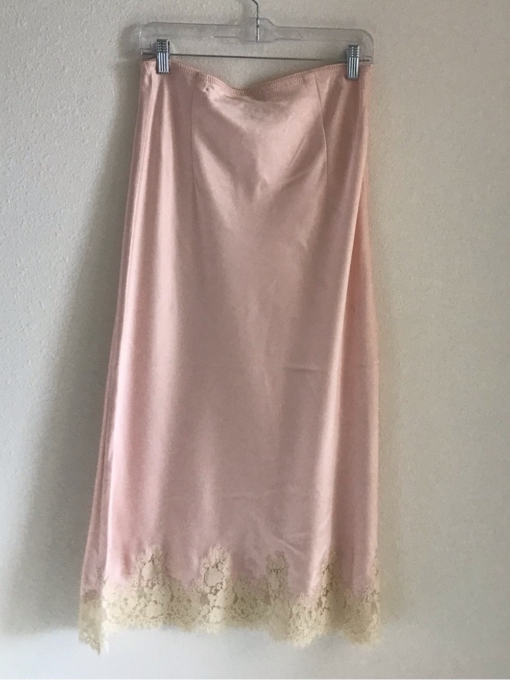 House of Harlow 1960 Pink Satin Lace Trim Midi Skirt